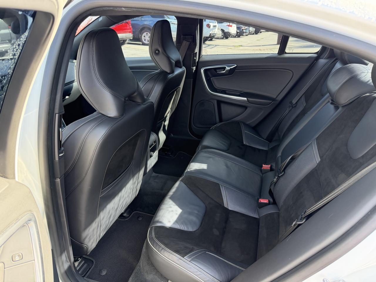 Volvo S60 4dr Sdn T6 R-Design AWD 2015