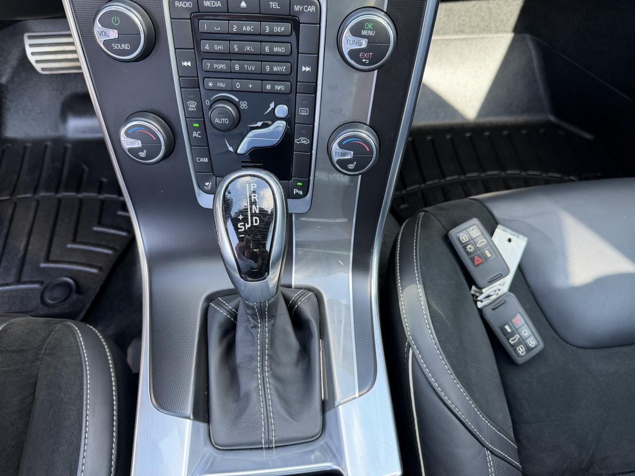 Volvo S60 4dr Sdn T6 R-Design AWD 2015