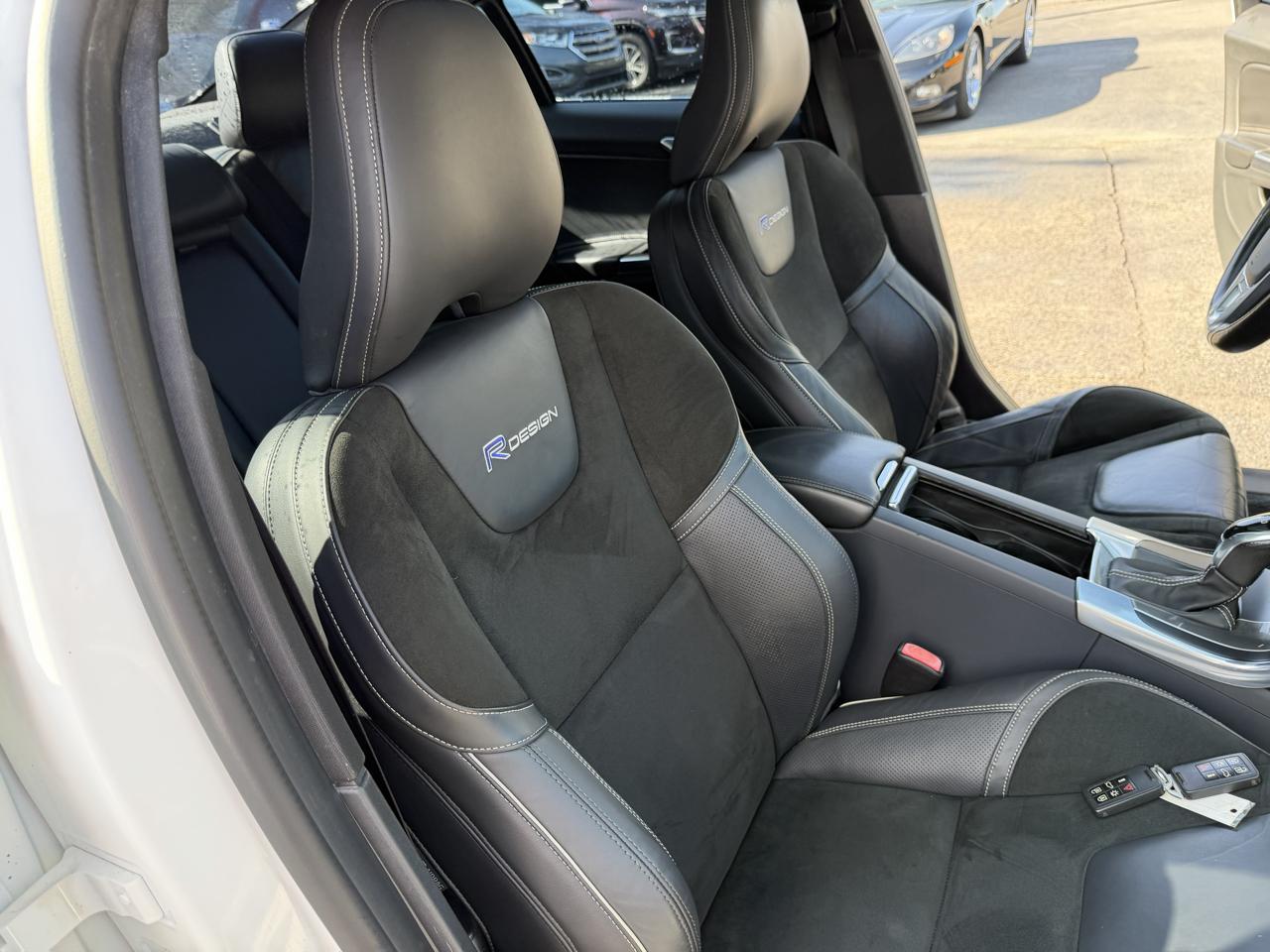 Volvo S60 4dr Sdn T6 R-Design AWD 2015