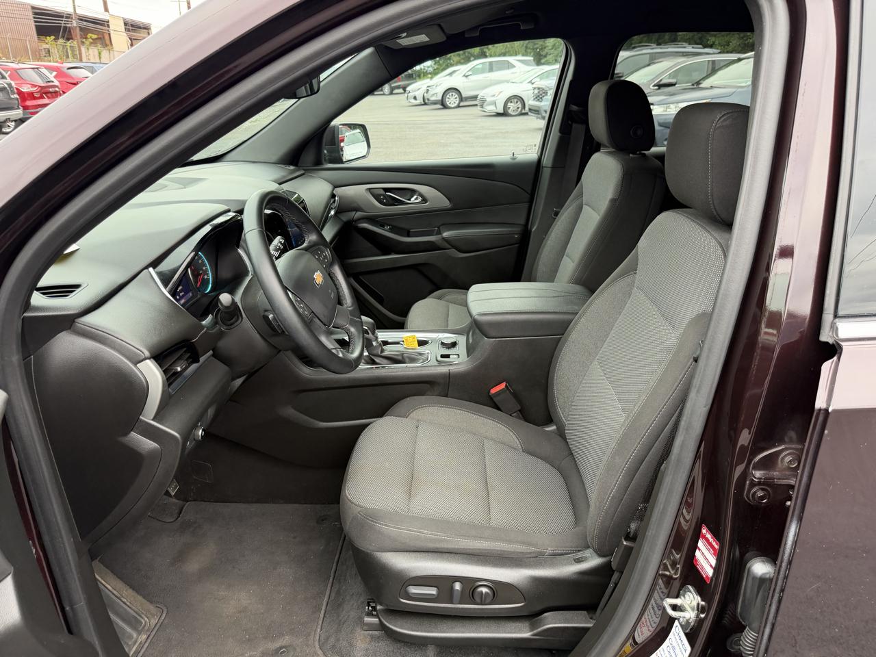 Chevrolet Traverse AWD 4dr LT Cloth w/1LT 2023