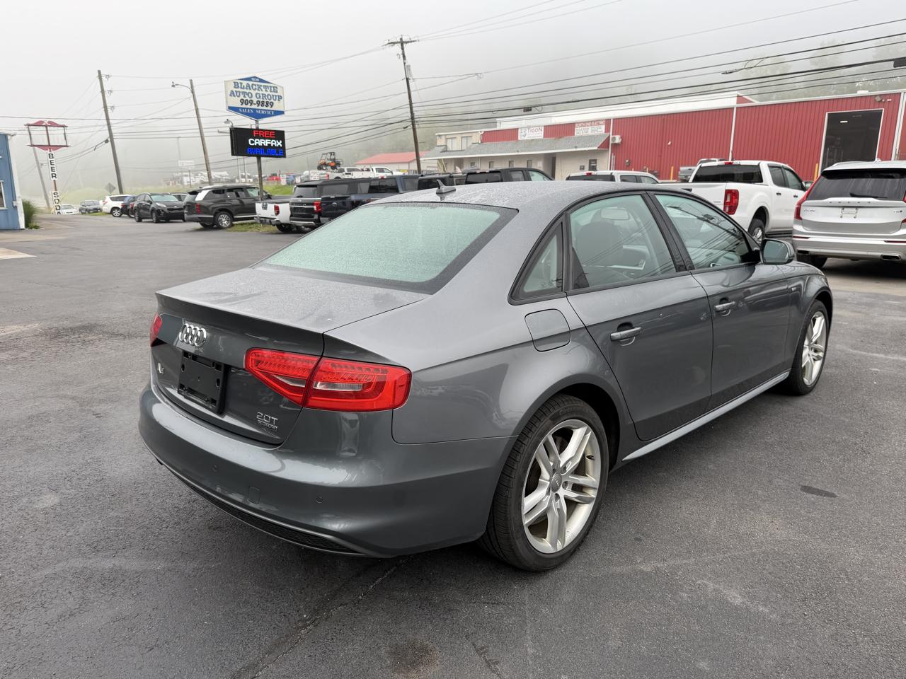 Audi A4 2.0T Premium quattro Sedan 2016
