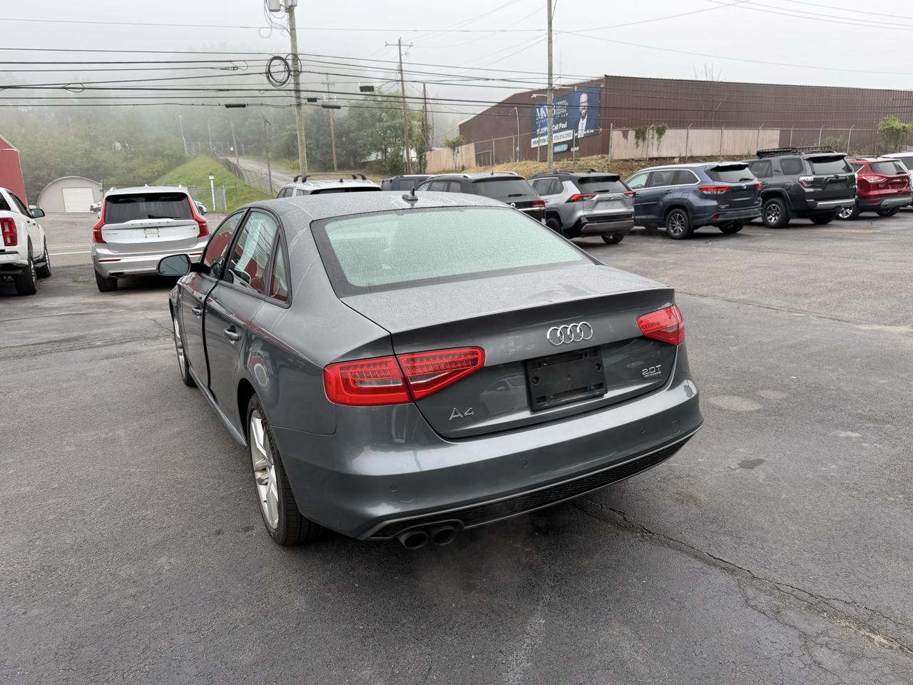Audi A4 2.0T Premium quattro Sedan 2016