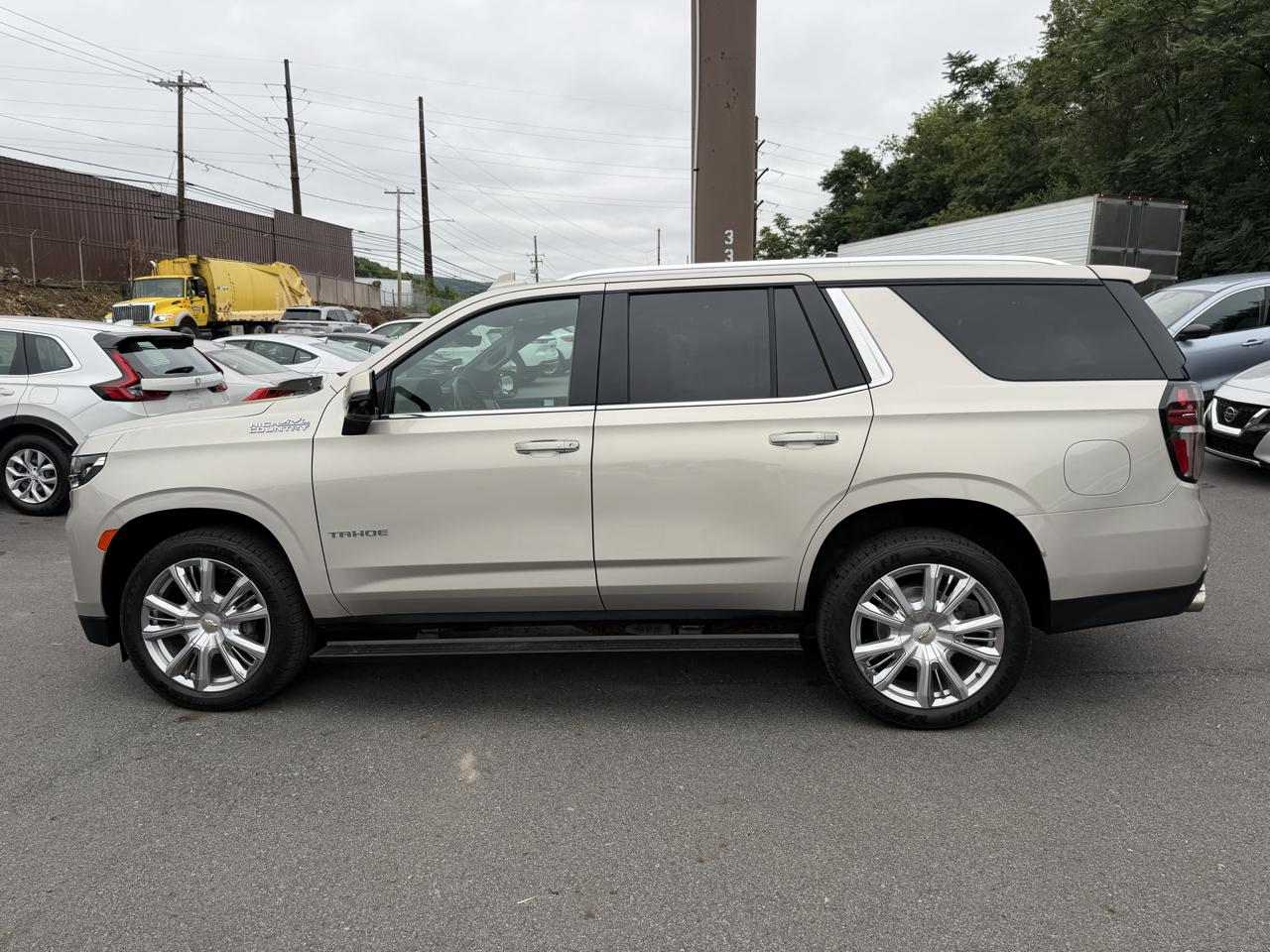 Chevrolet Tahoe 4WD 4dr High Country 2022