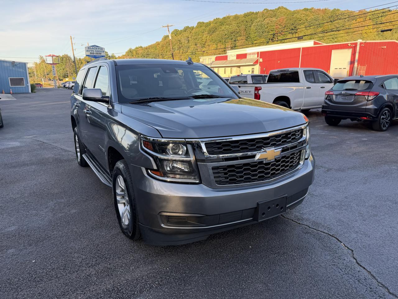 Chevrolet Tahoe photo 3