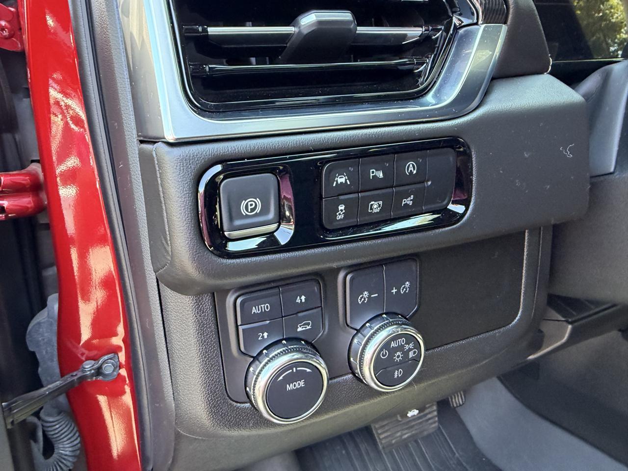 GMC Yukon XL 4WD 4dr Elevation 2025
