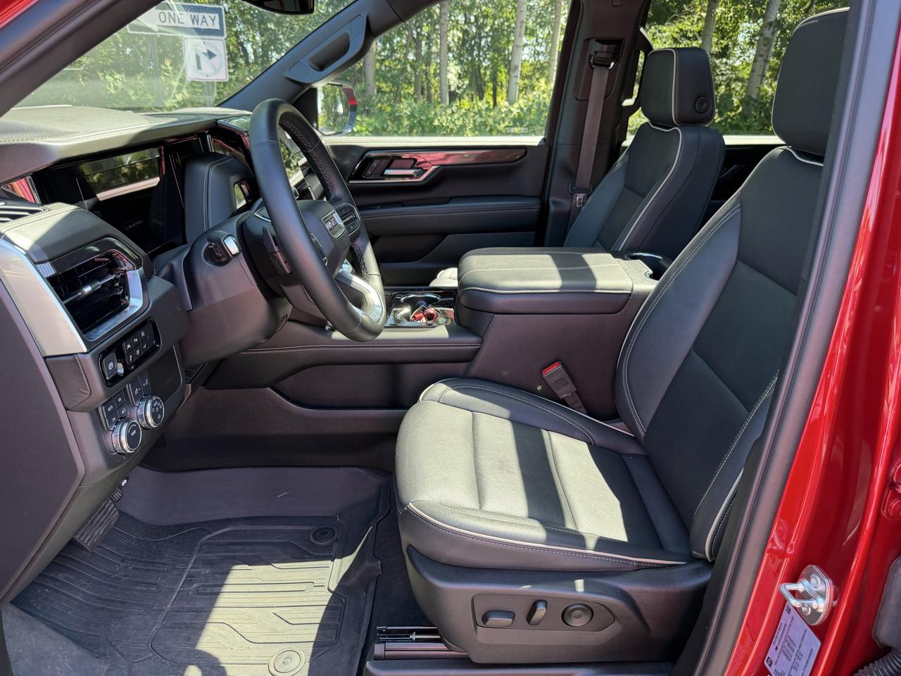 GMC Yukon XL 4WD 4dr Elevation 2025