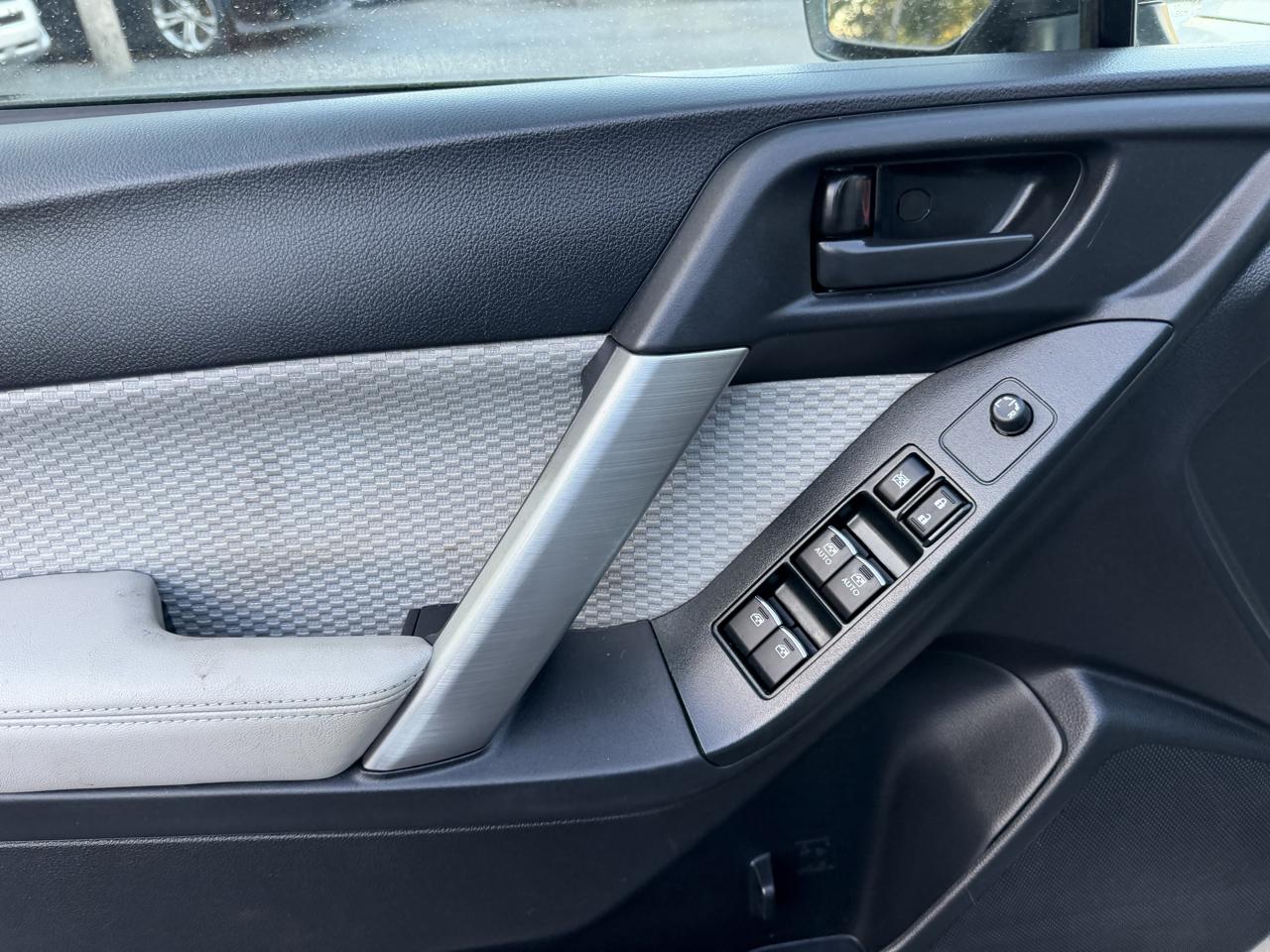 Subaru Forester photo 12