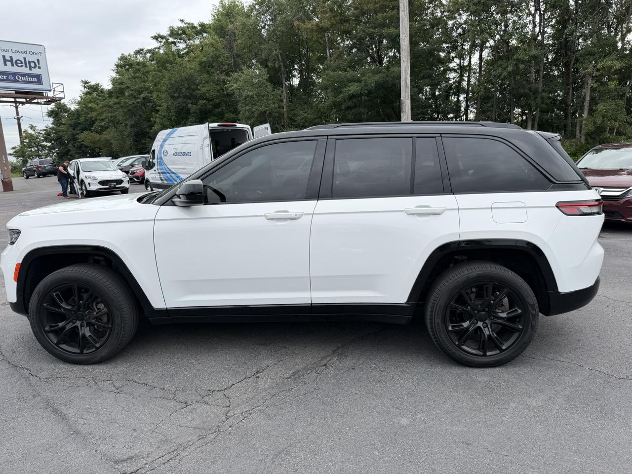 Jeep Grand Cherokee Laredo X 4x4 2024