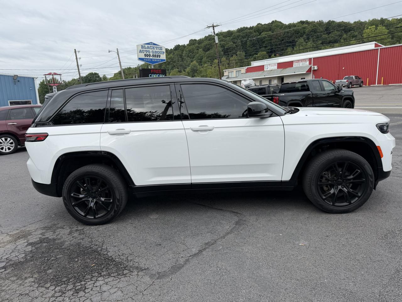 Jeep Grand Cherokee Laredo X 4x4 2024