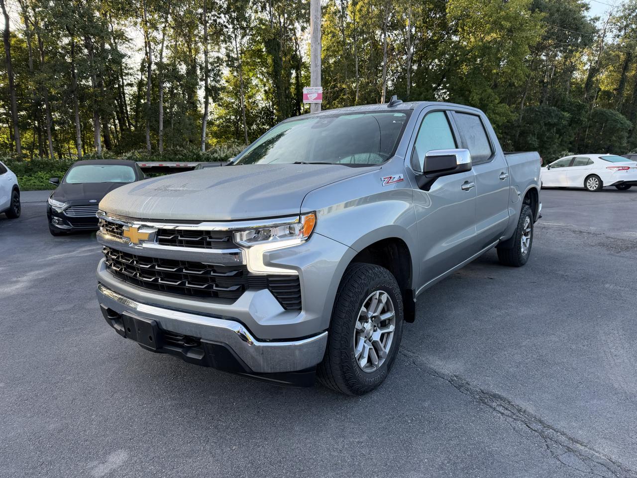 2023 Chevrolet Silverado 1500 4WD Crew Cab 147" LT w/1LT