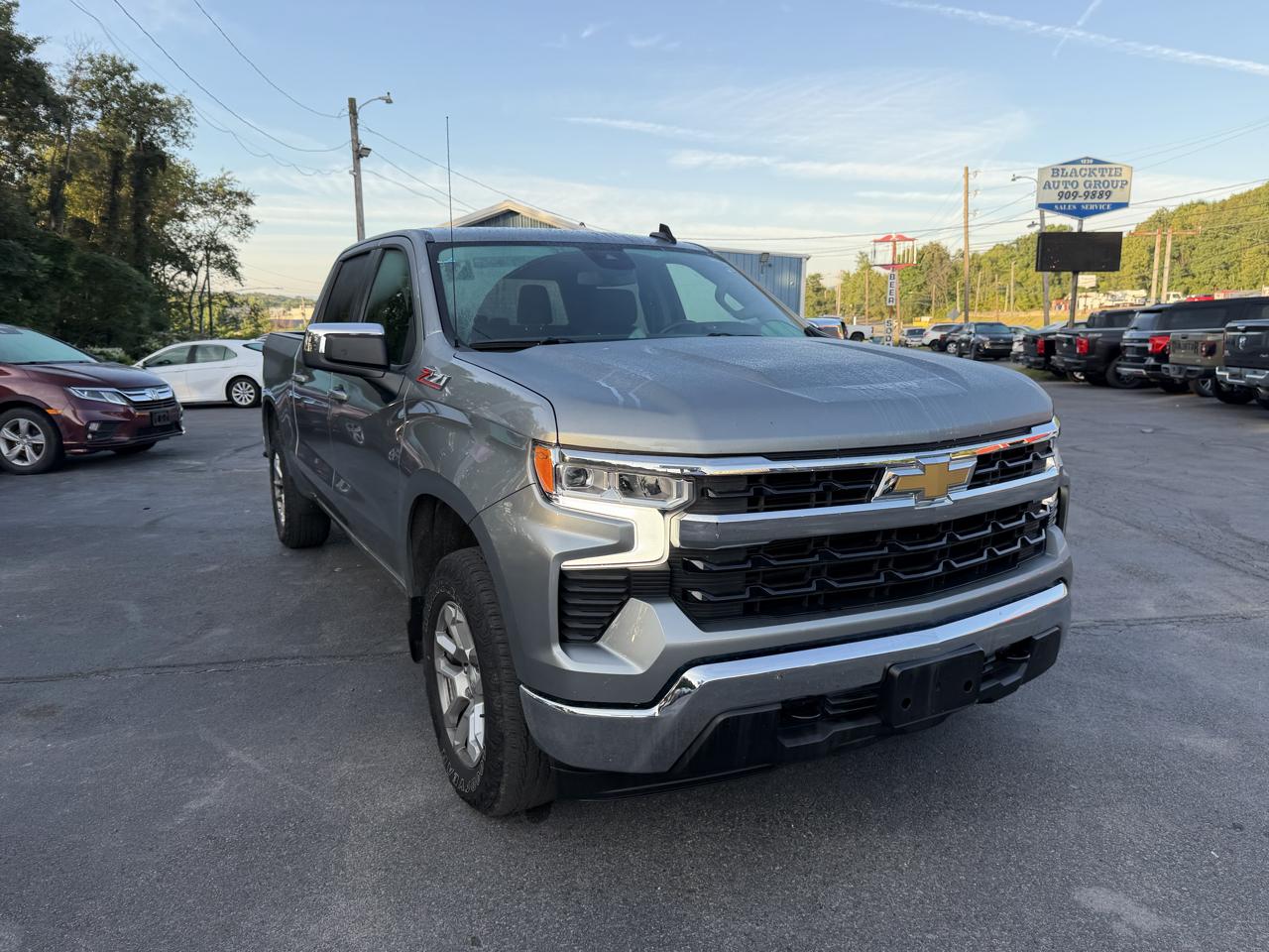 Chevrolet Silverado 1500 4WD Crew Cab 147" LT w/1LT 2023