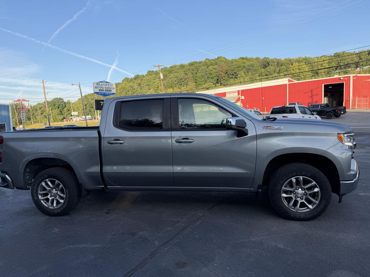 Chevrolet Silverado 1500 4WD Crew Cab 147" LT w/1LT 2023