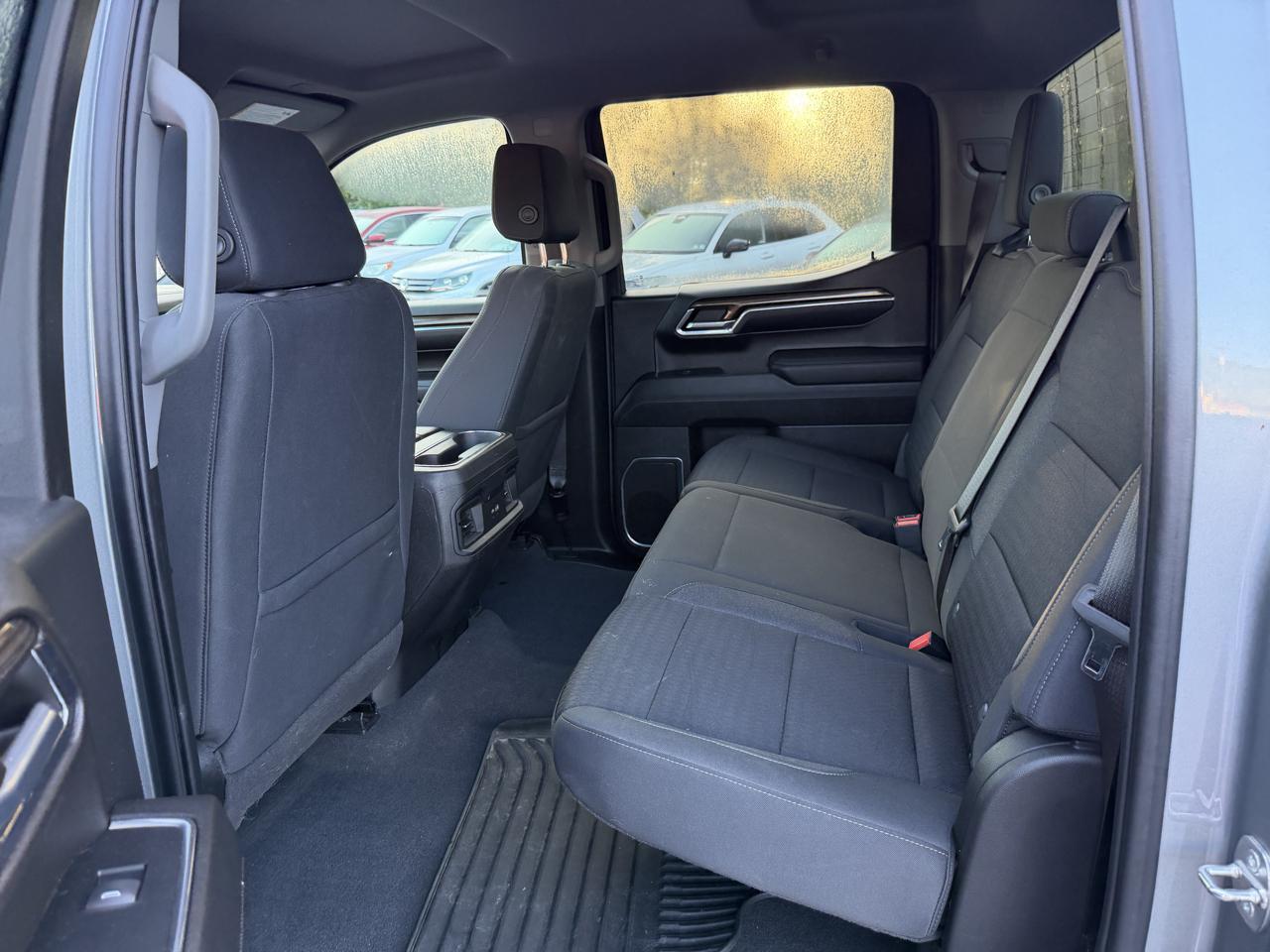 Chevrolet Silverado 1500 4WD Crew Cab 147" LT w/1LT 2023