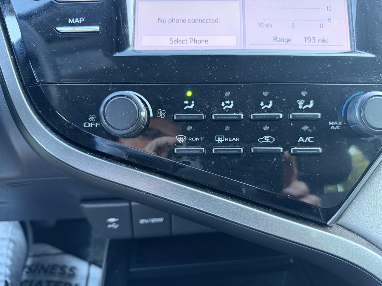 Toyota Camry XLE Auto (Natl) 2019
