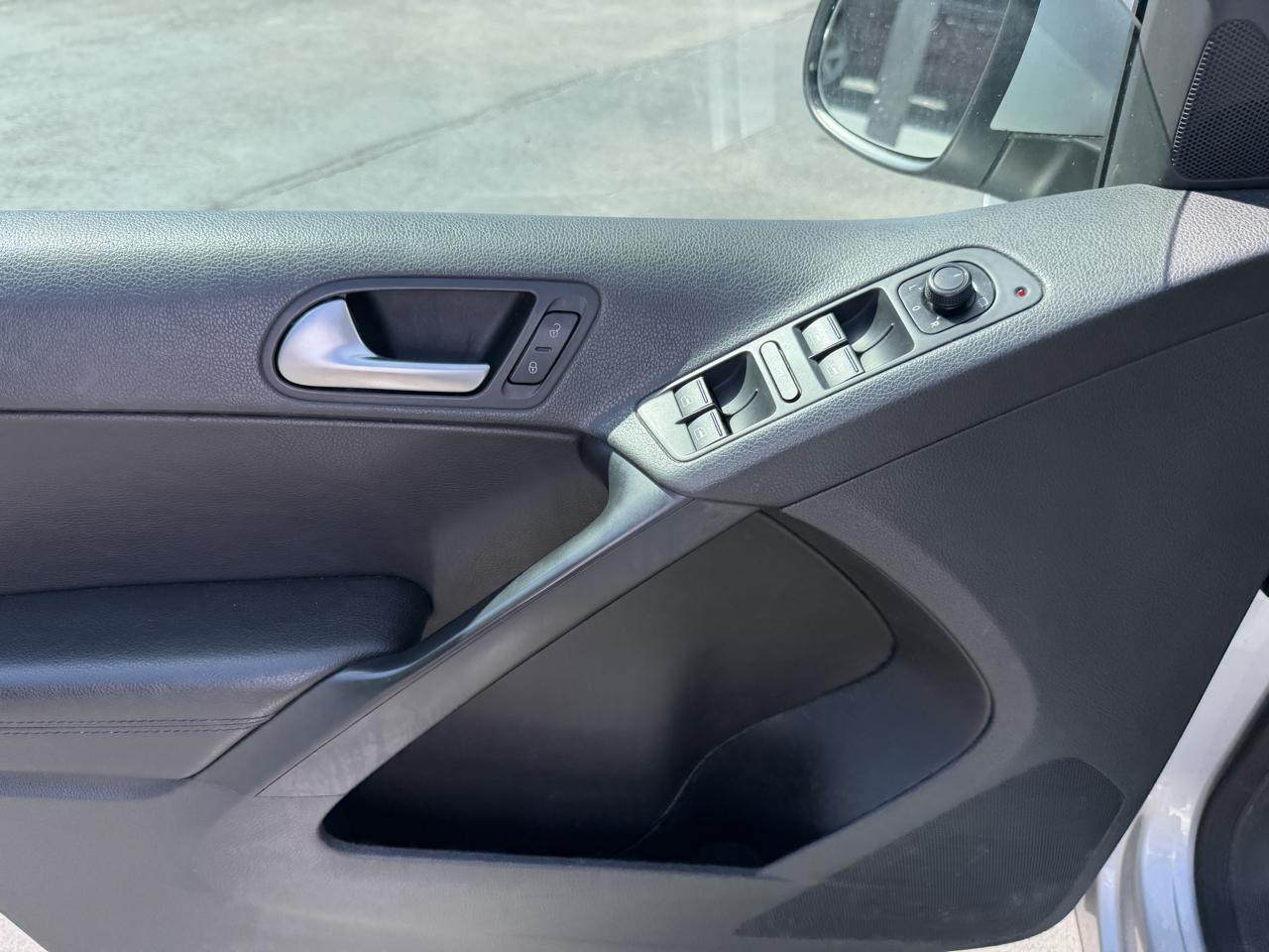 Volkswagen Tiguan 2.0T S 4Motion 2016