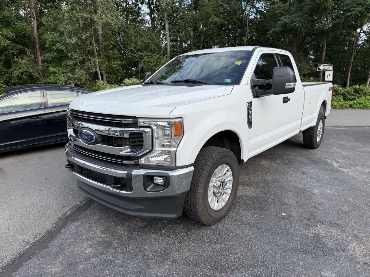 2022 Ford Super Duty F-350 SRW XLT 4WD SuperCab 8' Box