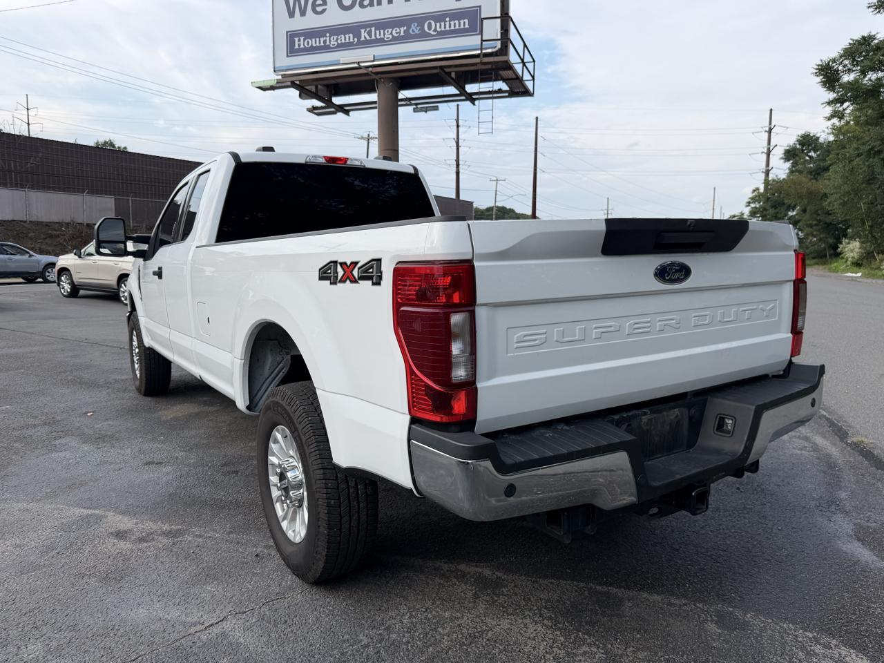 Ford Super Duty F-350 SRW XLT 4WD SuperCab 8' Box 2022