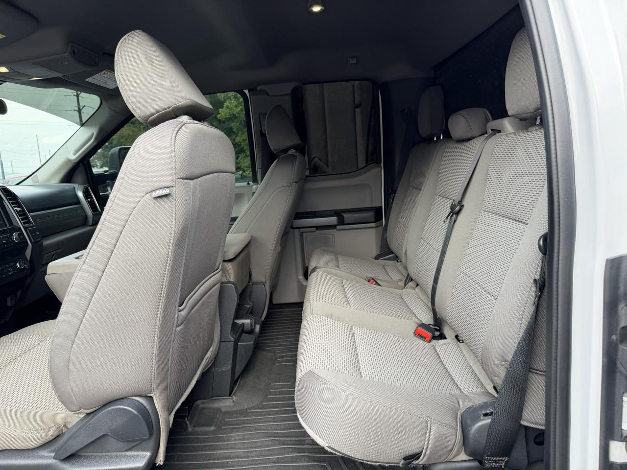 Ford Super Duty F-350 SRW XLT 4WD SuperCab 8' Box 2022