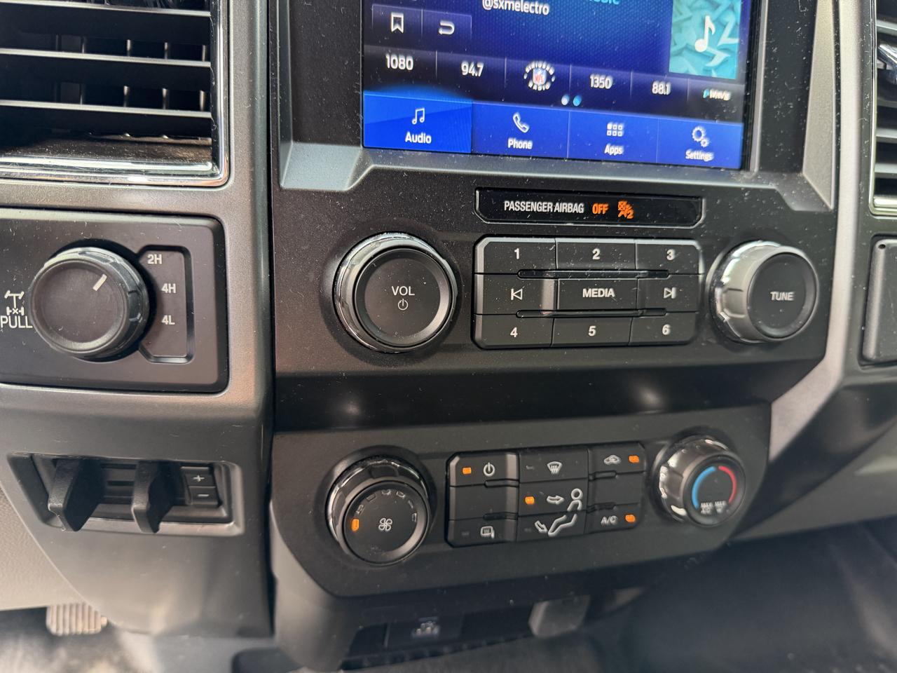 Ford Super Duty F-350 SRW XLT 4WD SuperCab 8' Box 2022
