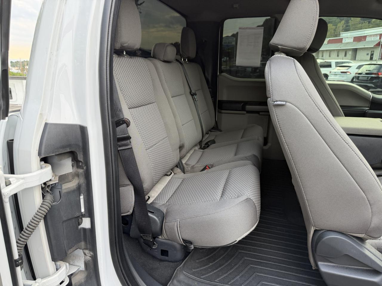 Ford Super Duty F-350 SRW XLT 4WD SuperCab 8' Box 2022