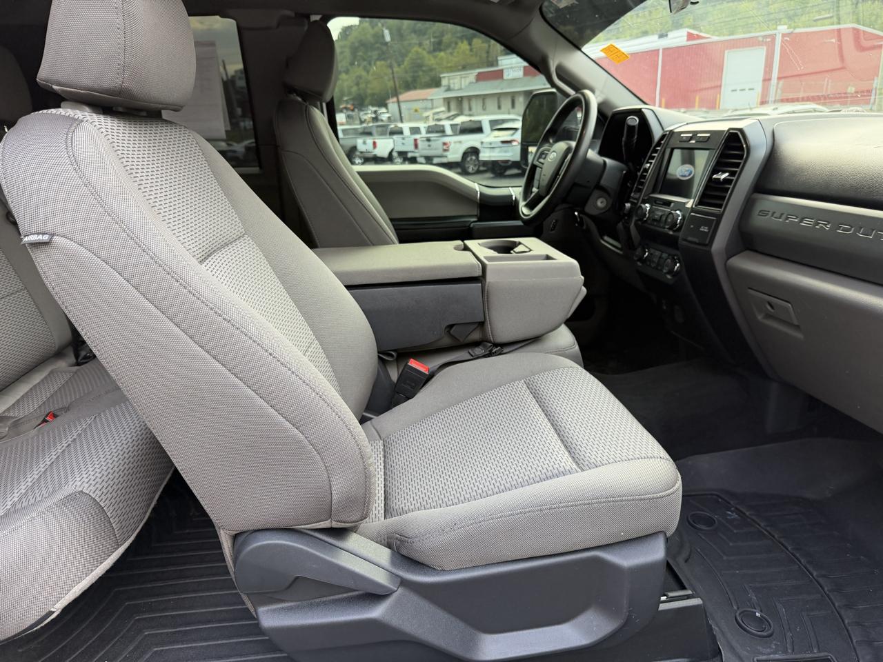 Ford Super Duty F-350 SRW XLT 4WD SuperCab 8' Box 2022