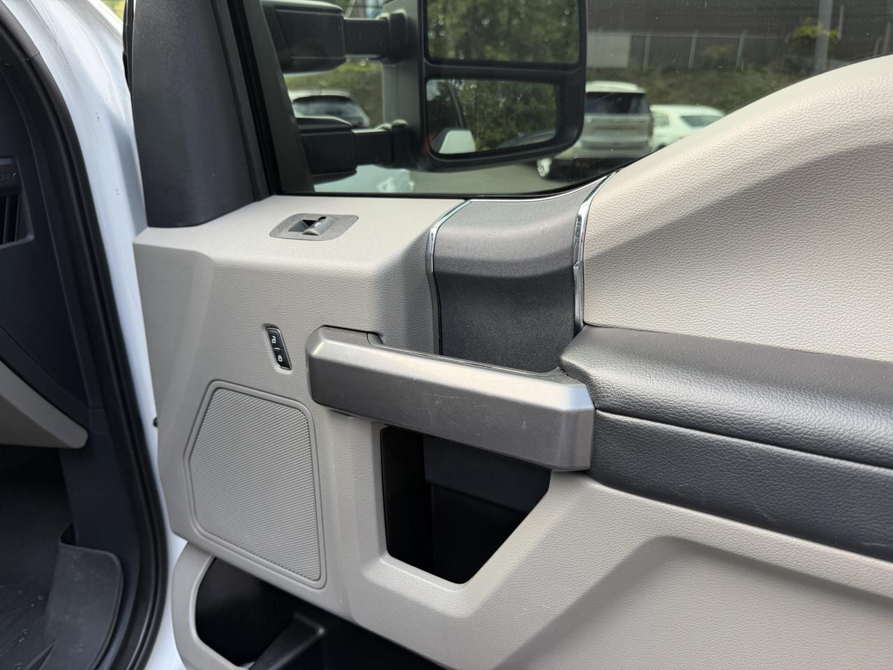 Ford Super Duty F-350 SRW XLT 4WD SuperCab 8' Box 2022