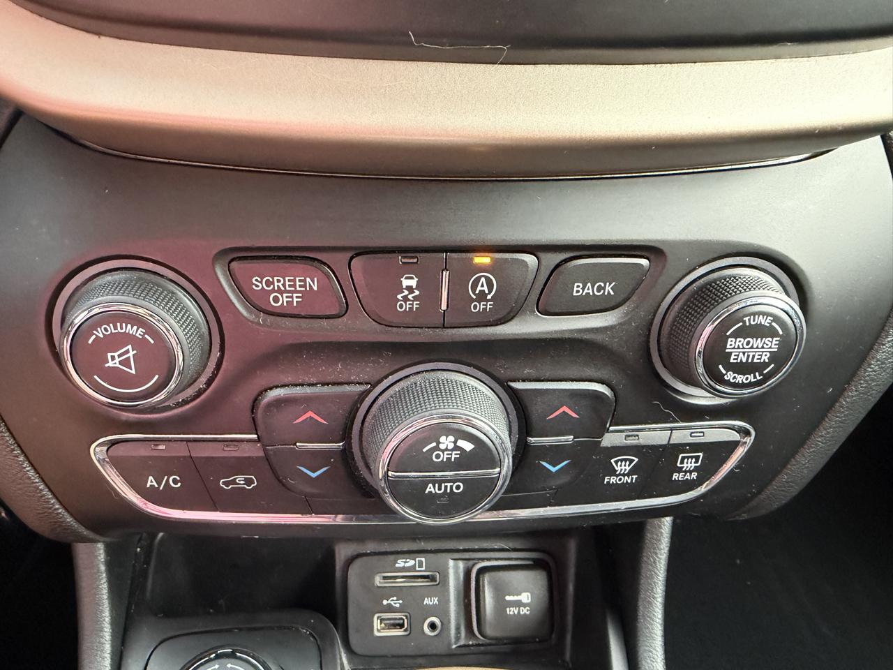 Jeep Cherokee 4WD 4dr Latitude 2015