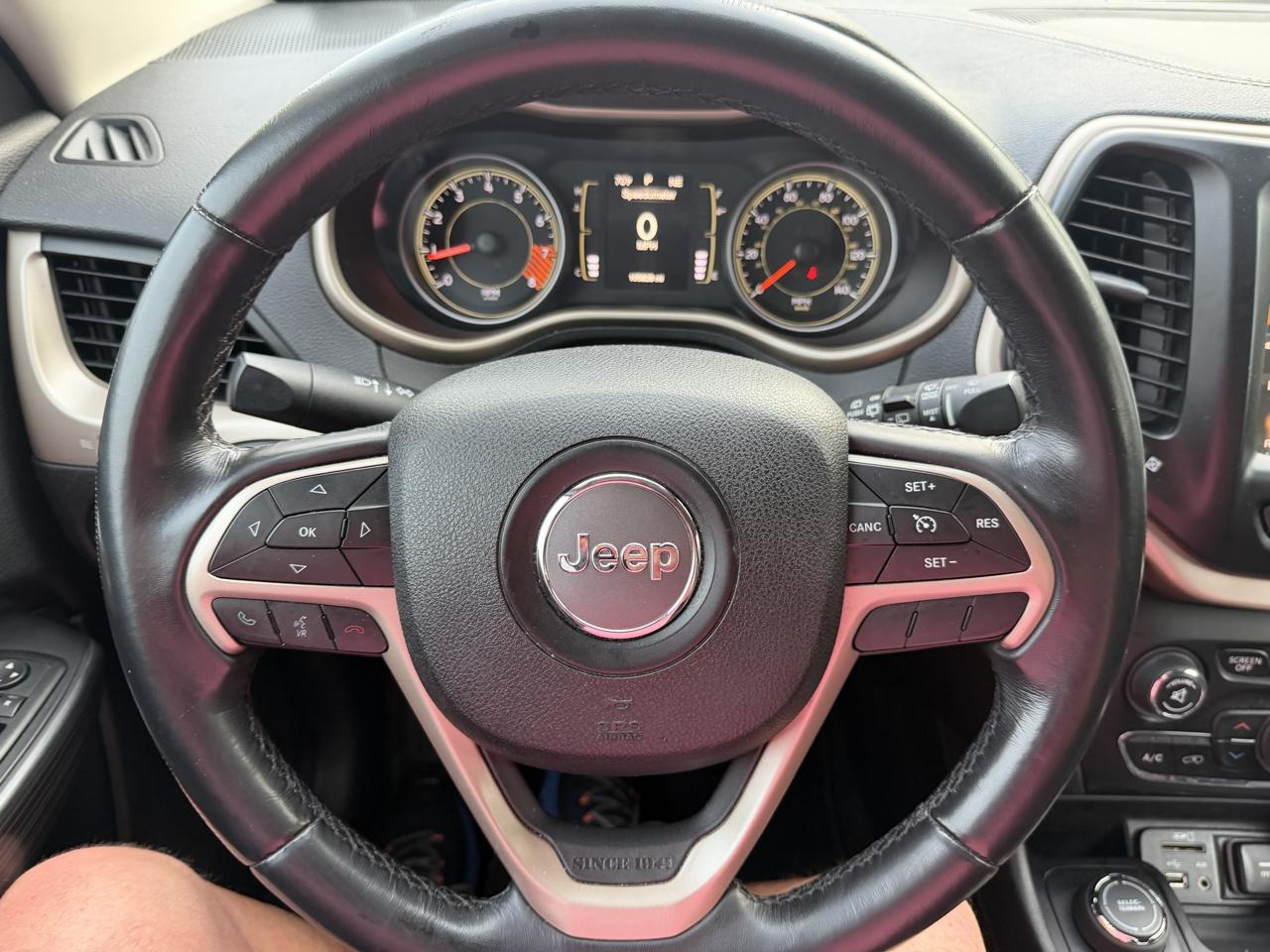 Jeep Cherokee 4WD 4dr Latitude 2015