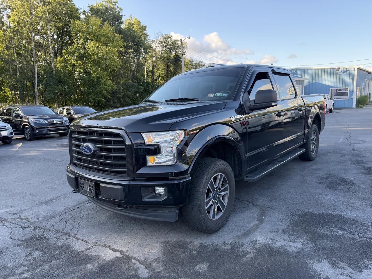Ford F-150 4WD SuperCrew 145" XLT 2017