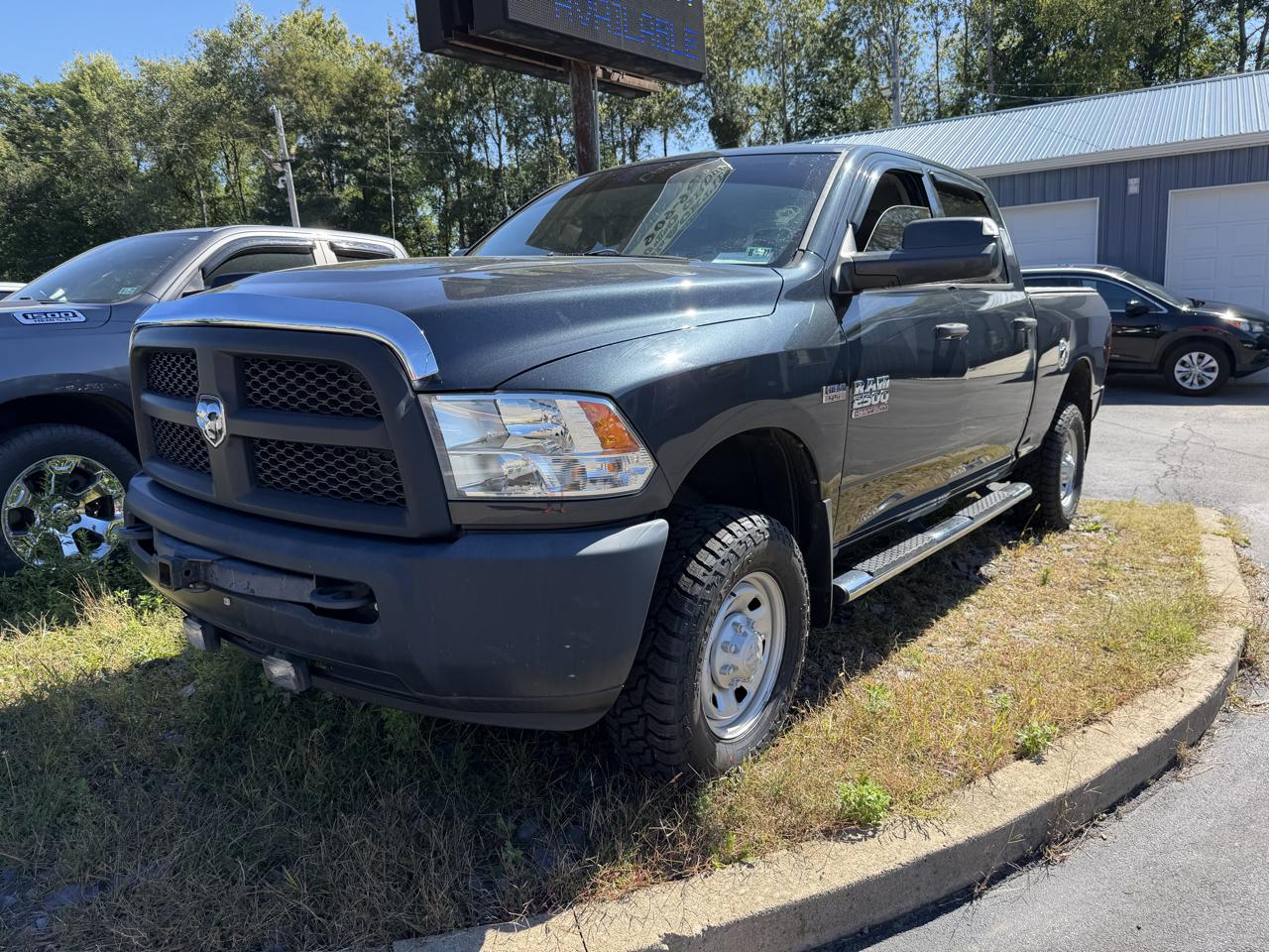 2014 RAM 2500 4WD Crew Cab 149" Tradesman