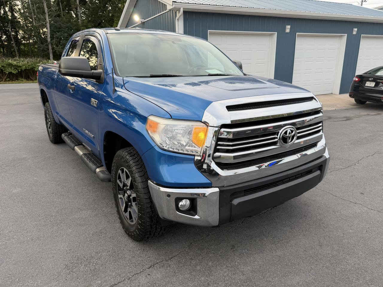 Toyota Tundra 4WD Truck Double Cab 5.7L FFV V8 6-Spd AT SR (Natl) 2016