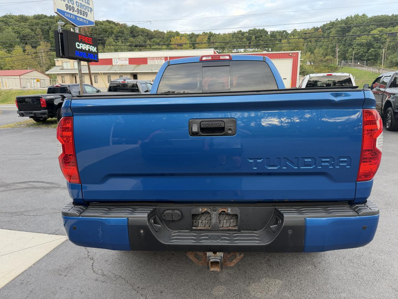 Toyota Tundra 4WD Truck Double Cab 5.7L FFV V8 6-Spd AT SR (Natl) 2016