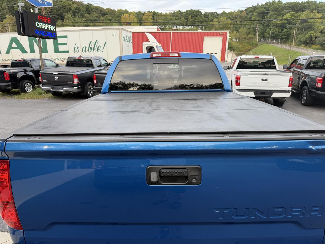 Toyota Tundra 4WD Truck Double Cab 5.7L FFV V8 6-Spd AT SR (Natl) 2016