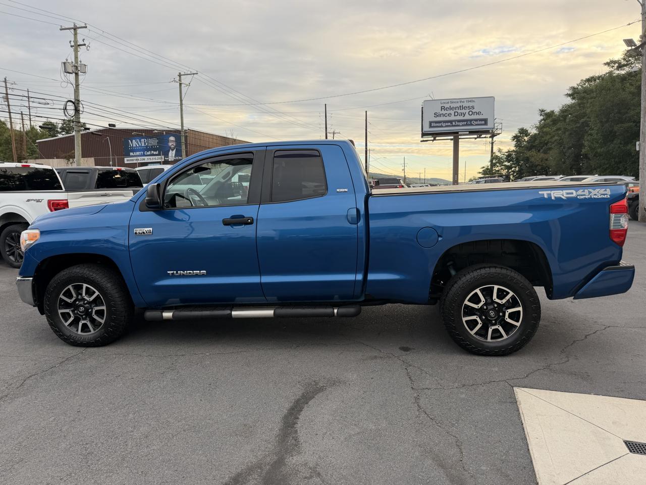 Toyota Tundra 4WD Truck Double Cab 5.7L FFV V8 6-Spd AT SR (Natl) 2016