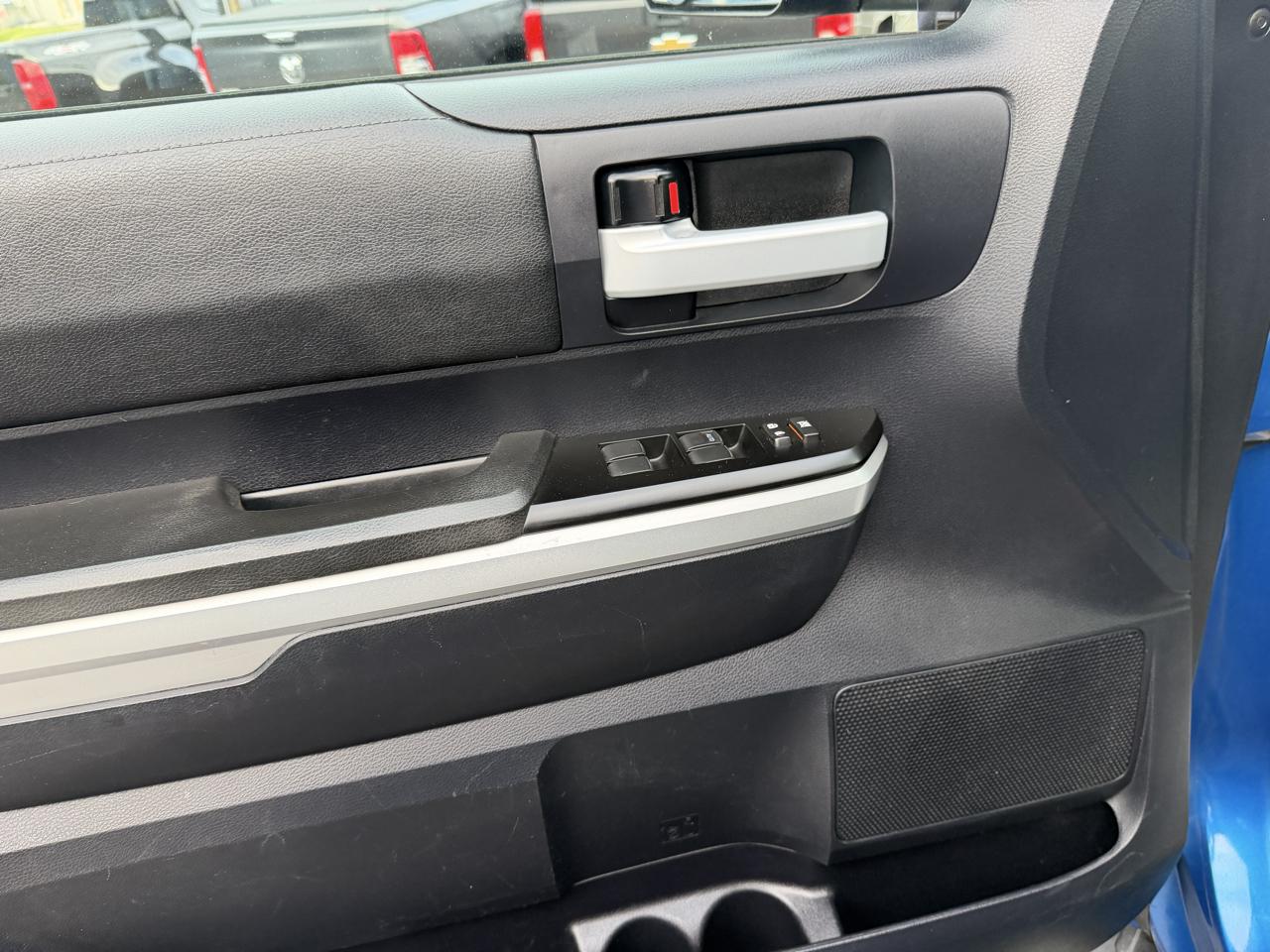 Toyota Tundra 4WD Truck Double Cab 5.7L FFV V8 6-Spd AT SR (Natl) 2016