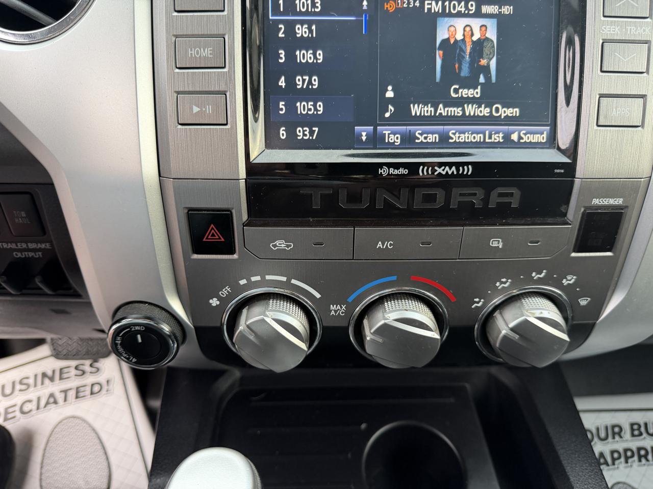 Toyota Tundra 4WD Truck Double Cab 5.7L FFV V8 6-Spd AT SR (Natl) 2016