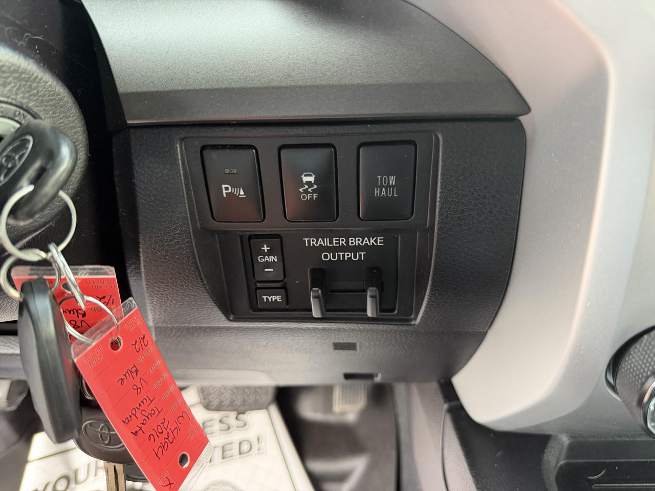Toyota Tundra 4WD Truck Double Cab 5.7L FFV V8 6-Spd AT SR (Natl) 2016