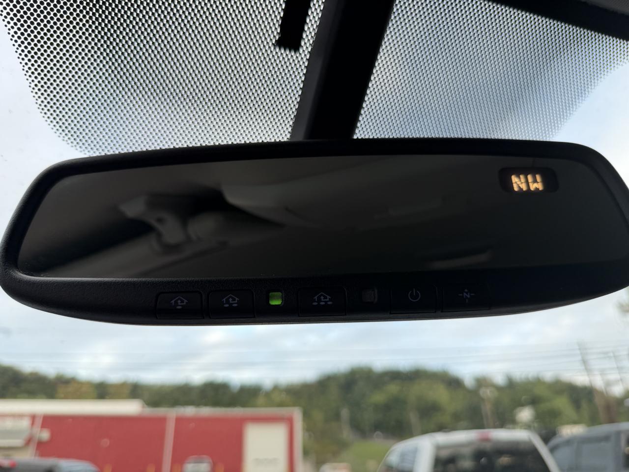 Toyota Tundra 4WD Truck Double Cab 5.7L FFV V8 6-Spd AT SR (Natl) 2016