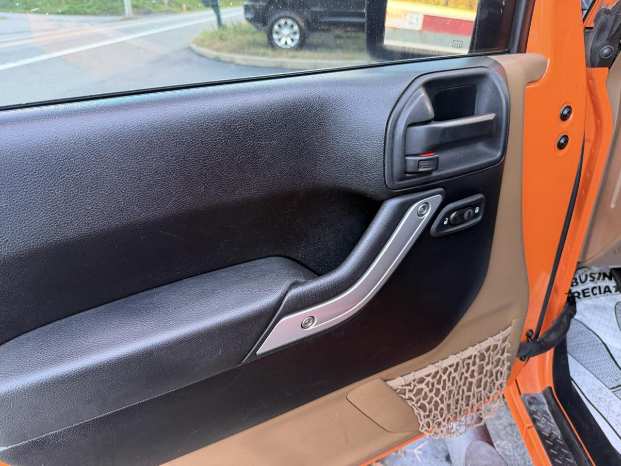 Jeep Wrangler photo 8