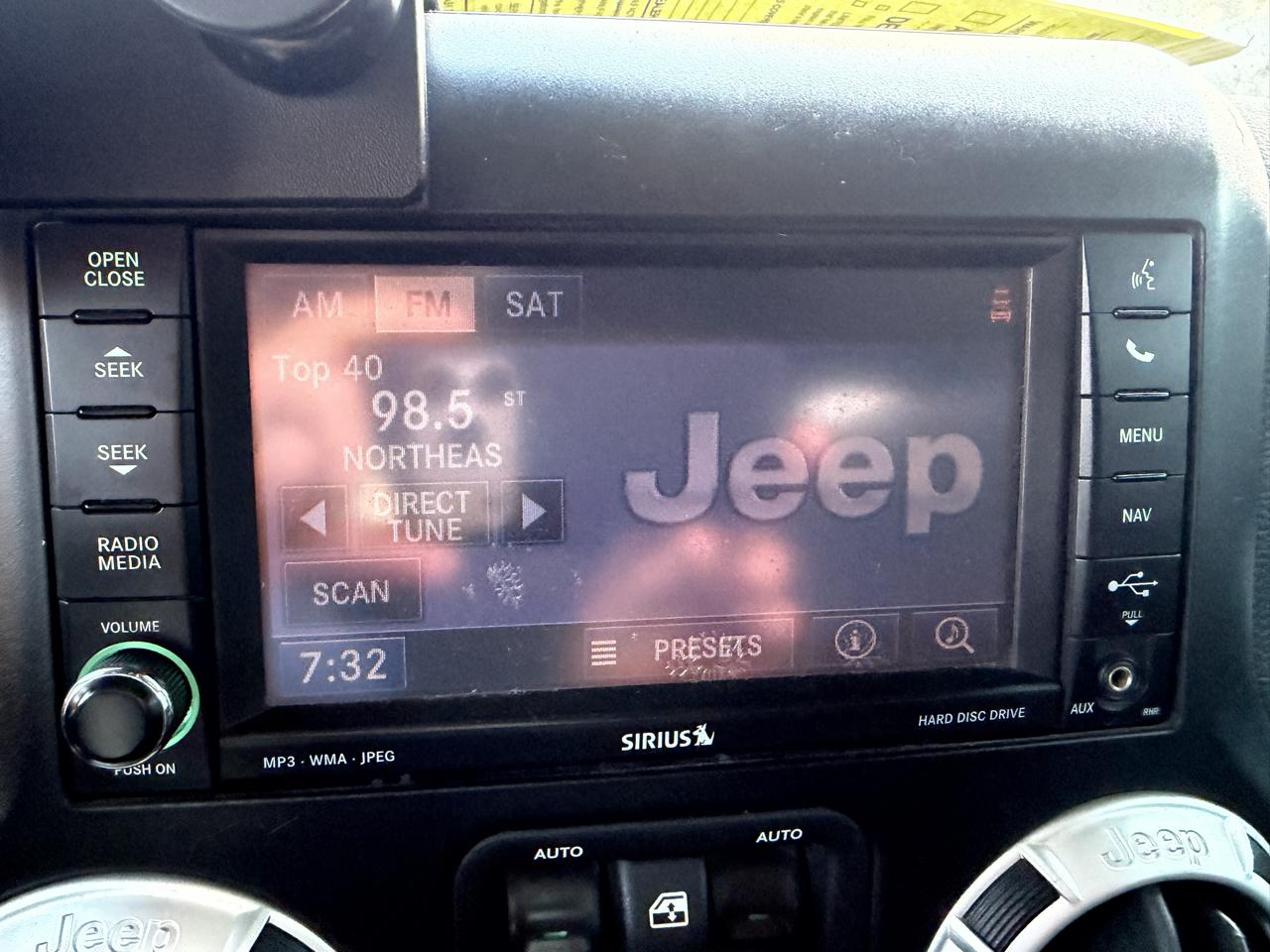 Jeep Wrangler photo 11