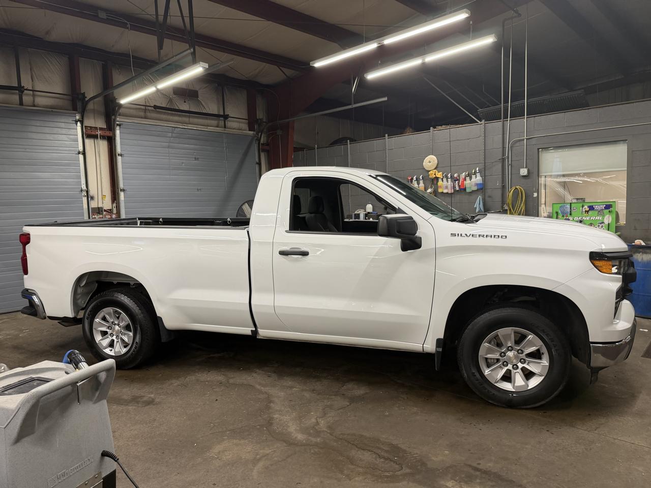 Chevrolet Silverado 1500 2WD Reg Cab 140" Work Truck 2023