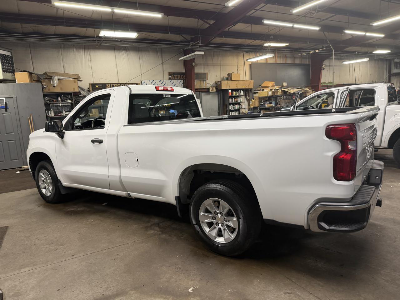 Chevrolet Silverado 1500 2WD Reg Cab 140" Work Truck 2023