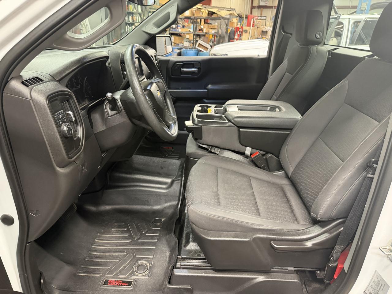 Chevrolet Silverado 1500 2WD Reg Cab 140" Work Truck 2023