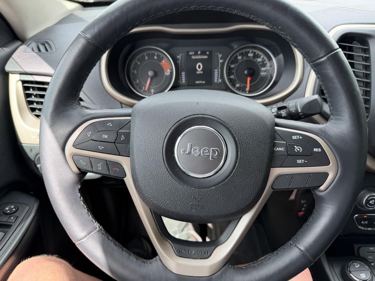 Jeep Cherokee 4WD 4dr Altitude *Ltd Avail* 2016