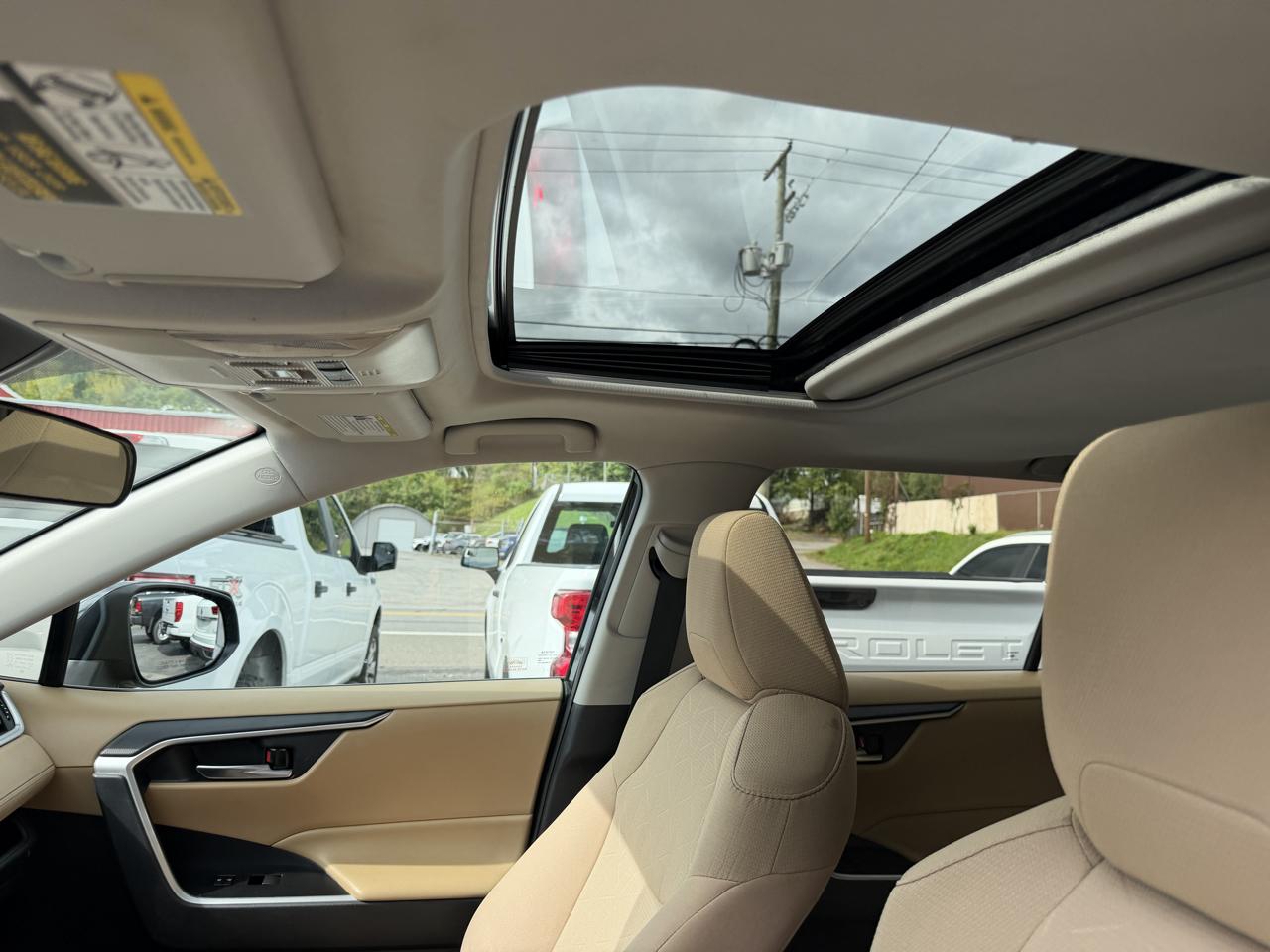 Toyota RAV4 XLE AWD (Natl) 2019