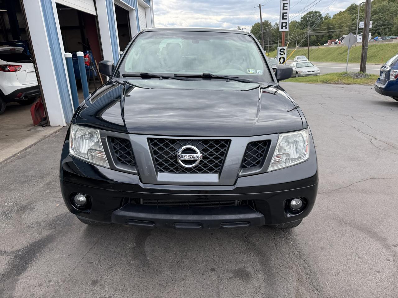 Nissan Frontier 4WD Crew Cab SWB Auto SV 2012