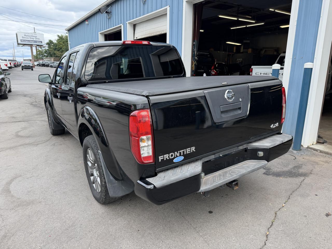 Nissan Frontier 4WD Crew Cab SWB Auto SV 2012