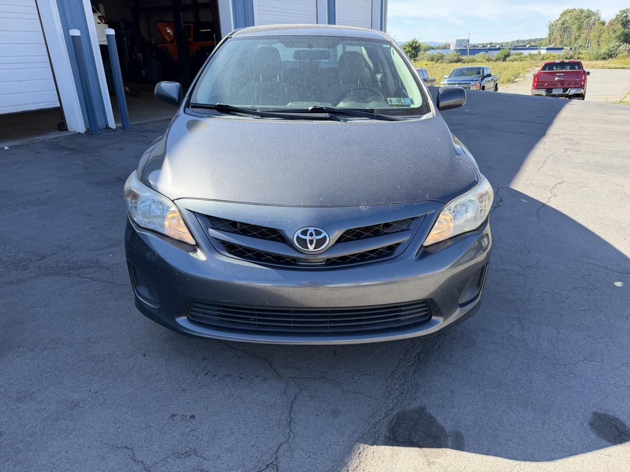 Toyota Corolla 4dr Sdn Auto LE (Natl) 2011
