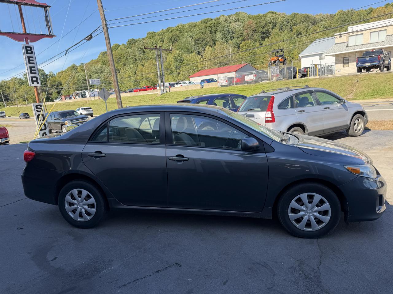 Toyota Corolla 4dr Sdn Auto LE (Natl) 2011