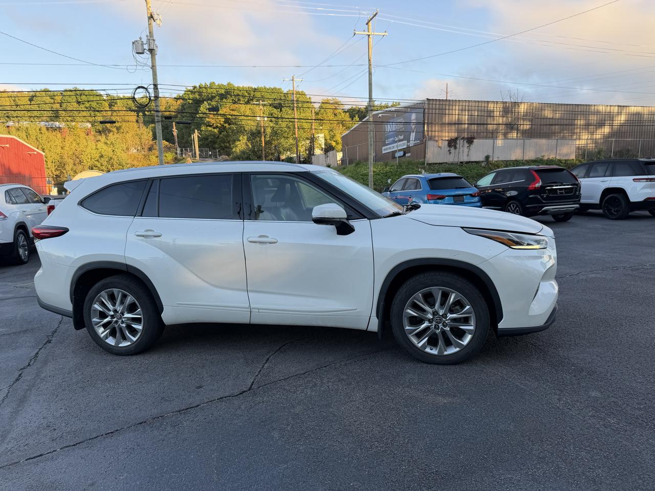 Toyota Highlander Limited AWD (Natl) 2021